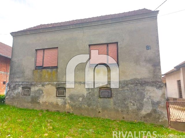 Križevci, Miholec, kuća i gospodarske prostorije, 1866m2 